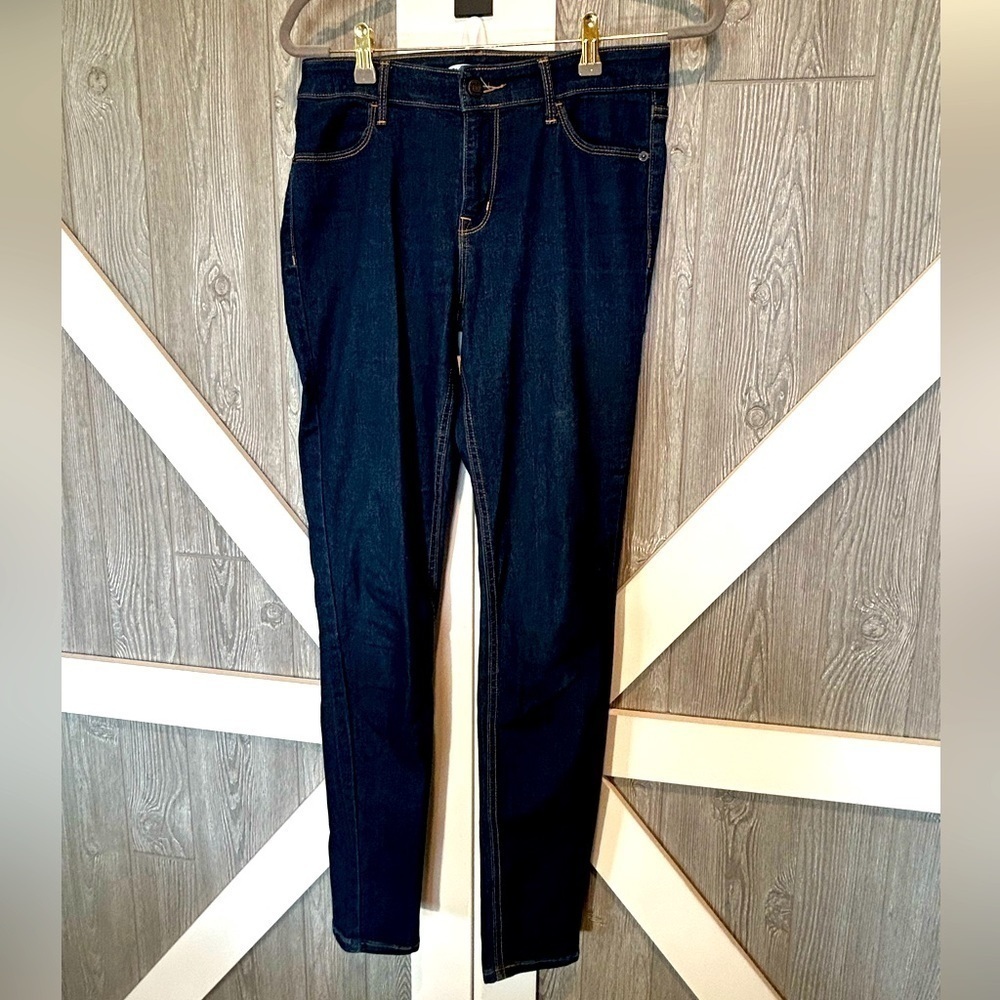 WJ1. Old Navy super skinny mid rise jeans.